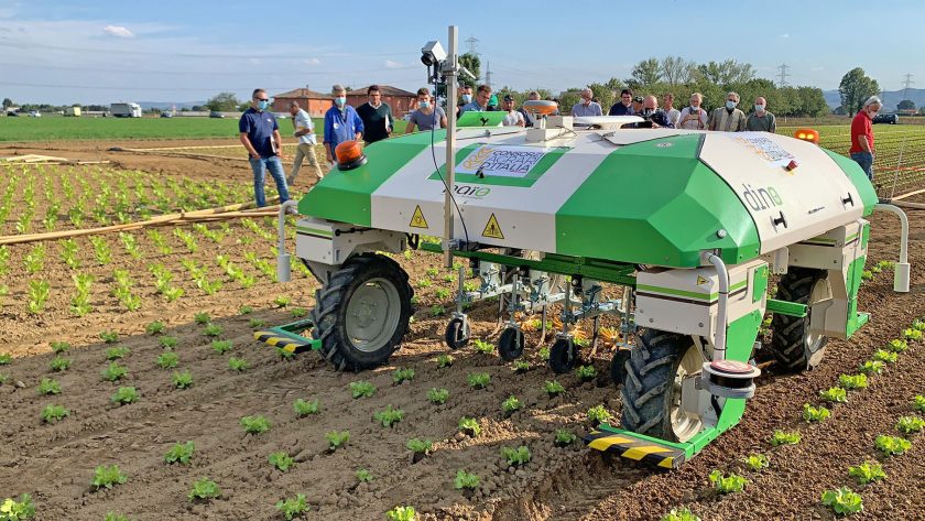 Dino: agri-robot tool holder